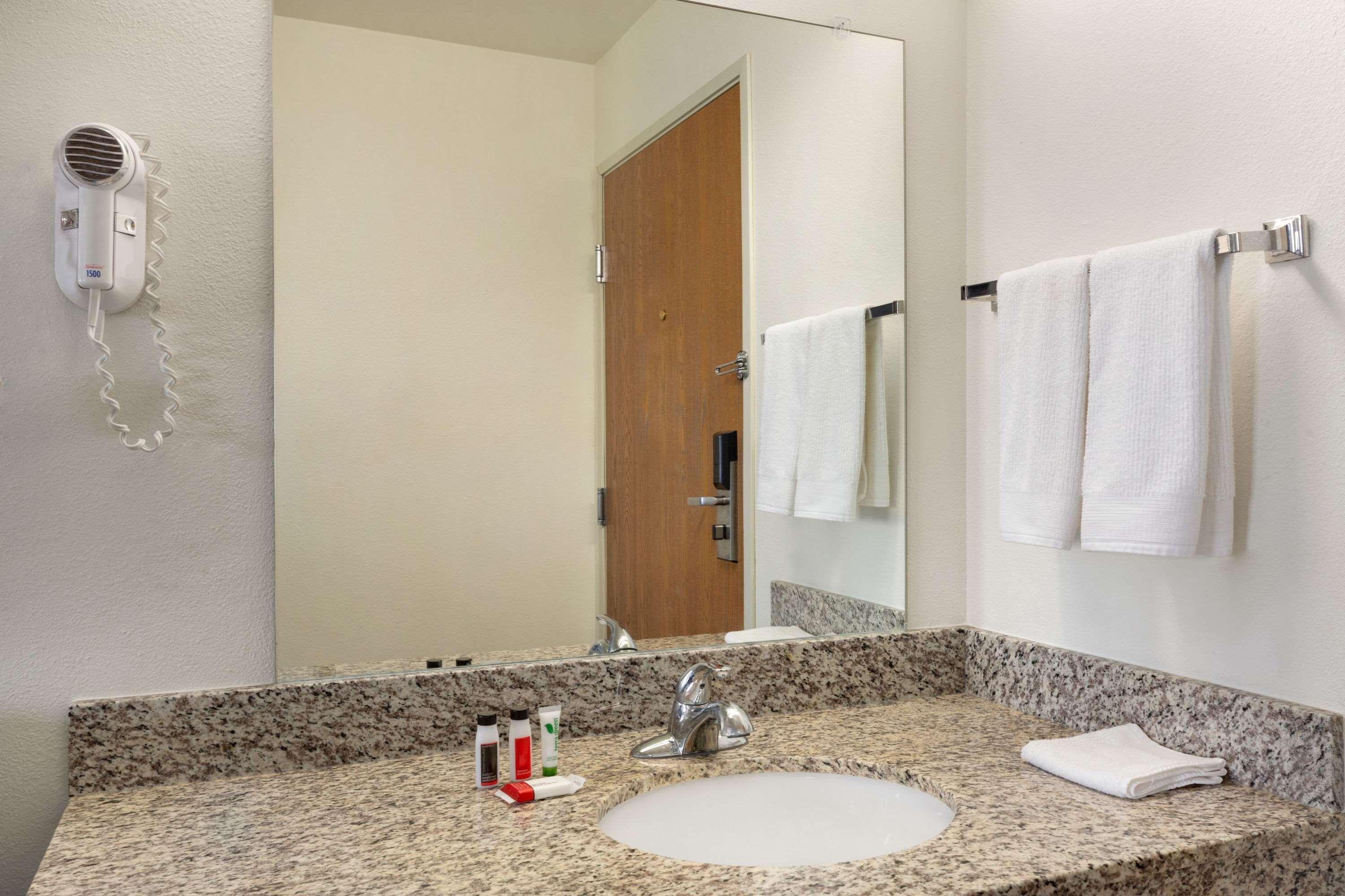 Travelodge By Wyndham Sharon Springs Buitenkant foto